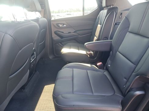 Used 2023 Chevrolet Traverse RS AWD/4WD image 11