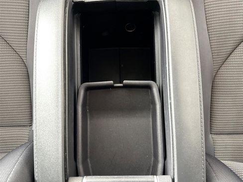 Certified 2025 Toyota Highlander LE image 31