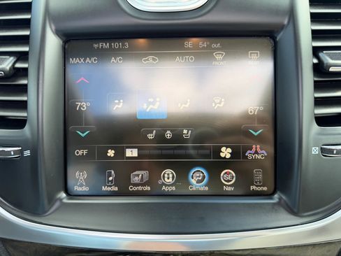 Used 2015 Chrysler 300 C w/ Light Group AWD/4WD image 21