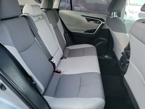 Used 2021 Toyota RAV4 XLE image 21