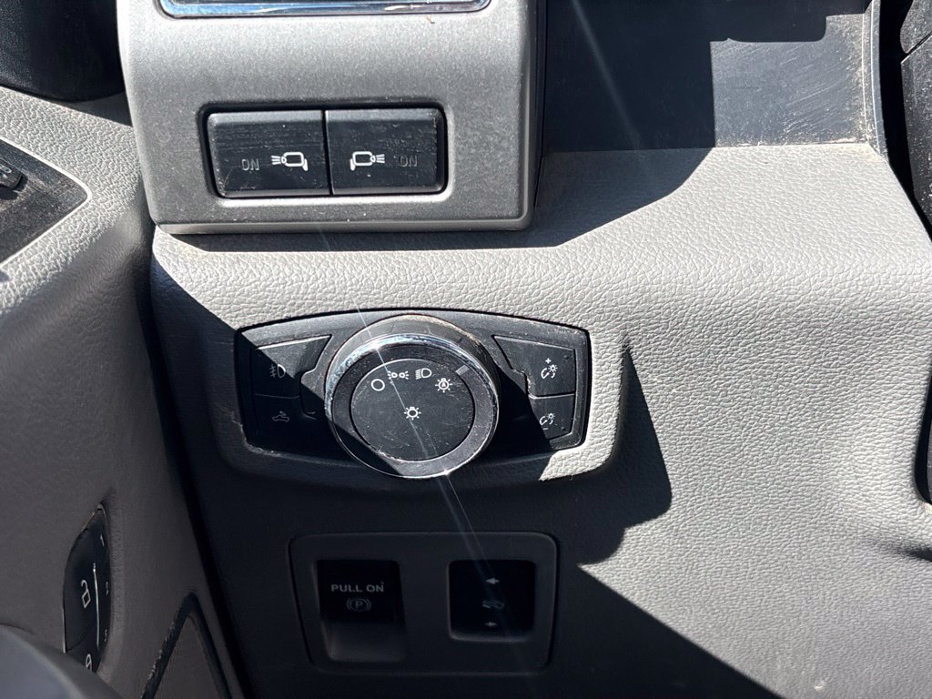 Used 2020 Ford F150 Lariat w/ Equipment Group 502A Luxury AWD/4WD image 26