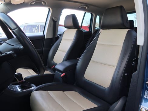 Used 2017 Volkswagen Tiguan S image 12