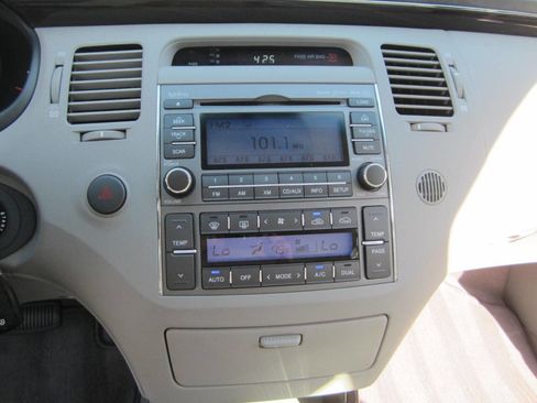 Used 2011 Hyundai Azera Limited image 27