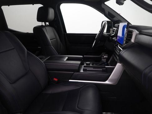 Used 2023 Toyota Tundra Platinum image 11