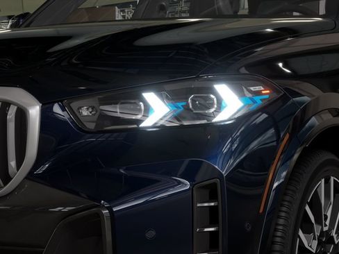 Used 2026 BMW X5 xDrive40i w/ M Sport Package image 31