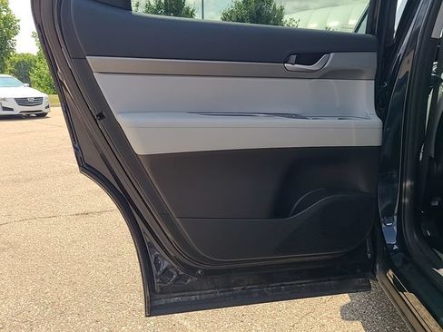 Used 2025 Hyundai Palisade SEL FWD image 23