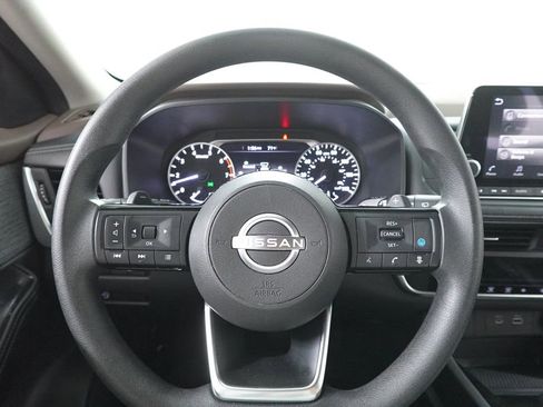 Used 2023 Nissan Rogue SV image 14