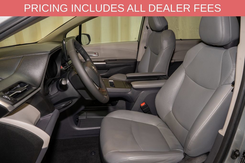 Certified 2023 Toyota Sienna XLE FWD image 12