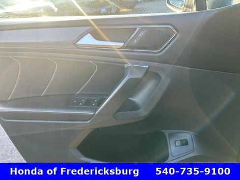 Used 2022 Volkswagen Tiguan SE image 24