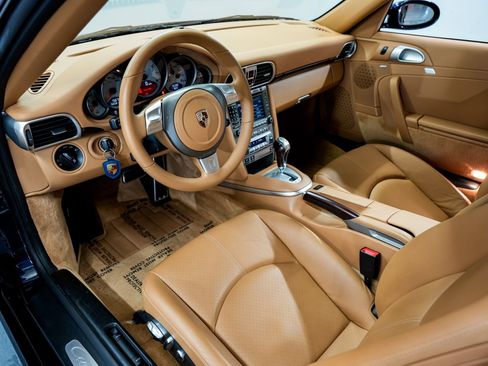 Used 2006 Porsche 911 Carrera S RWD image 9
