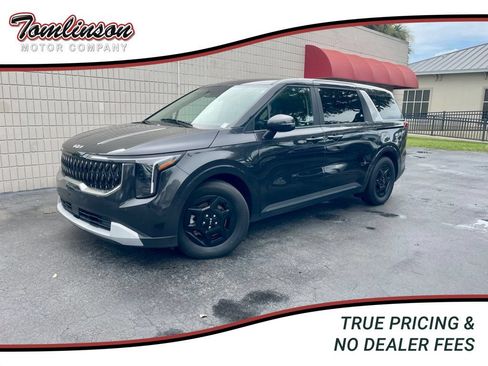 Used 2026 Kia Carnival FWD image 1