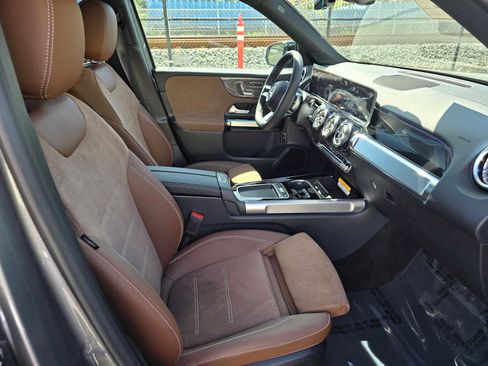 New 2026 Mercedes-Benz GLB 250 4MATIC image 12