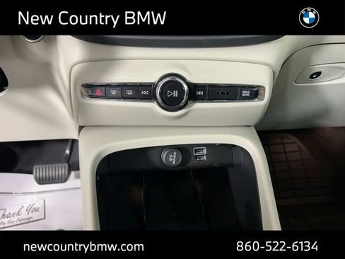 Used 2019 Volvo XC40 T5 Inscription AWD/4WD image 18