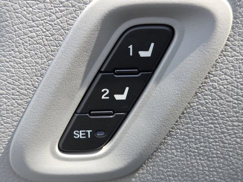 Used 2024 Honda Pilot EX-L image 15