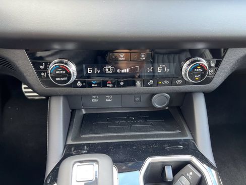 New 2026 Mitsubishi Outlander SEL AWD/4WD image 22