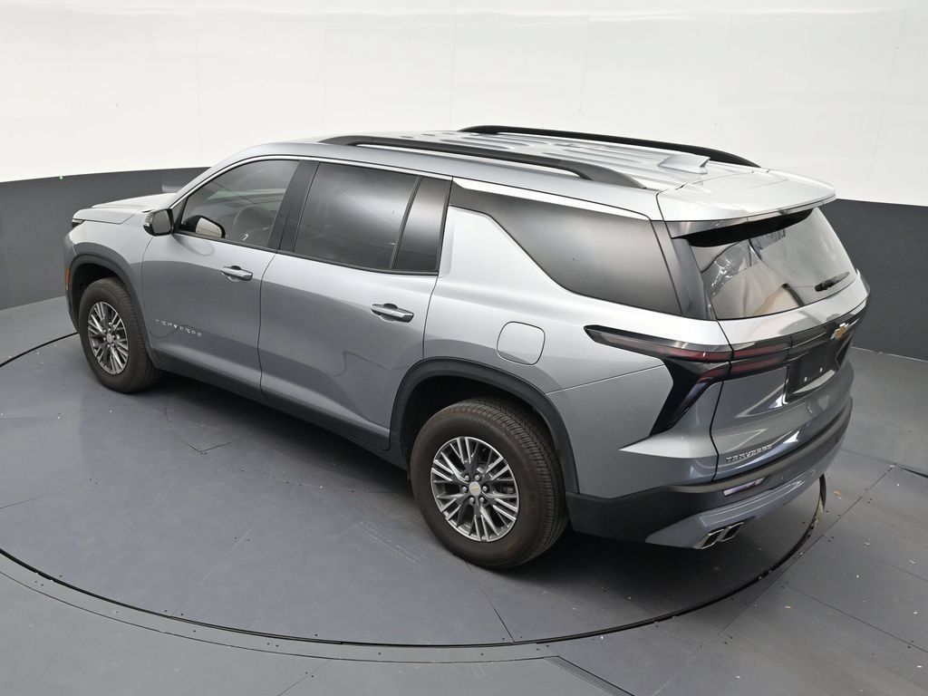 Used 2026 Chevrolet Traverse LT FWD image 13