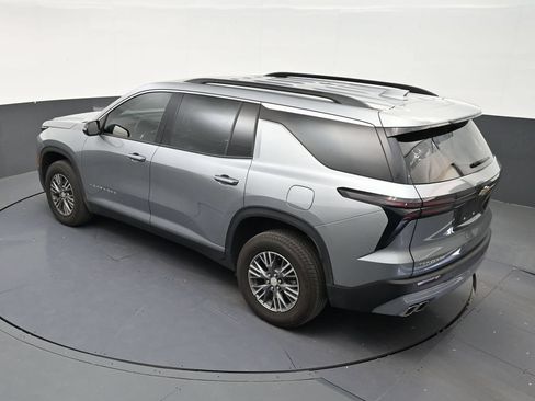 Used 2026 Chevrolet Traverse LT FWD image 13