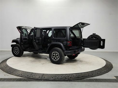 Used 2025 Jeep Wrangler Unlimited Rubicon image 13