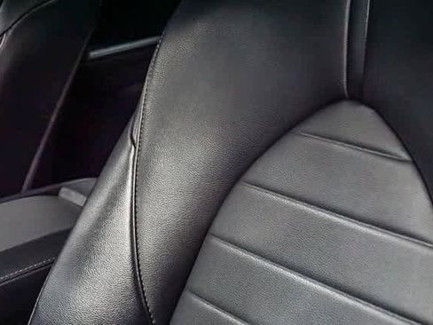 Certified 2021 Toyota Highlander XLE image 28