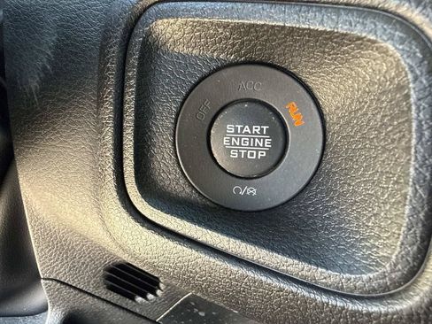 Used 2024 Jeep Wrangler Unlimited Sport AWD/4WD image 32