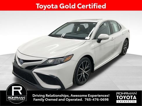 Certified 2022 Toyota Camry SE image 1