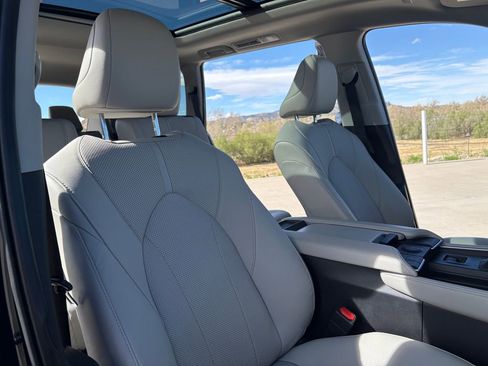 Used 2024 Toyota Grand Highlander Limited AWD/4WD image 11