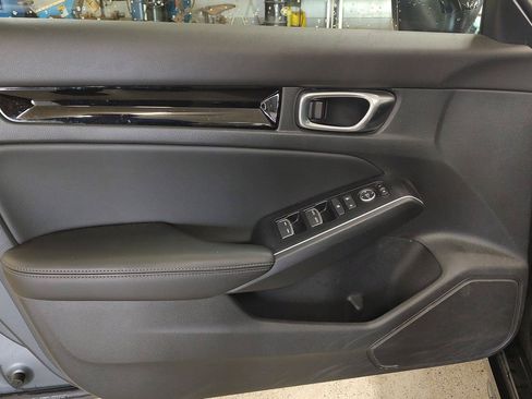 Certified 2025 Honda Civic Sport Touring image 21