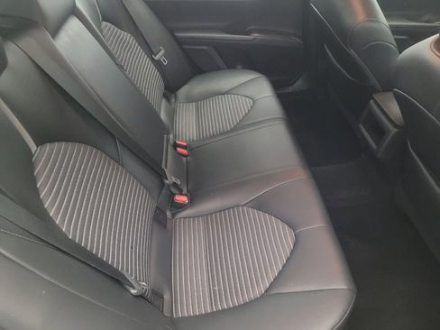 Used 2022 Toyota Camry SE image 19