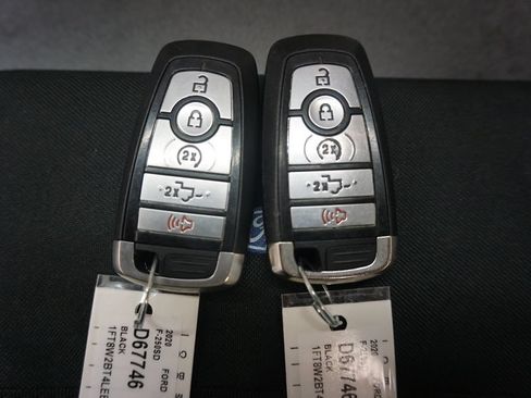 Used 2020 Ford F250 Lariat w/ Lariat Ultimate Package AWD/4WD image 18