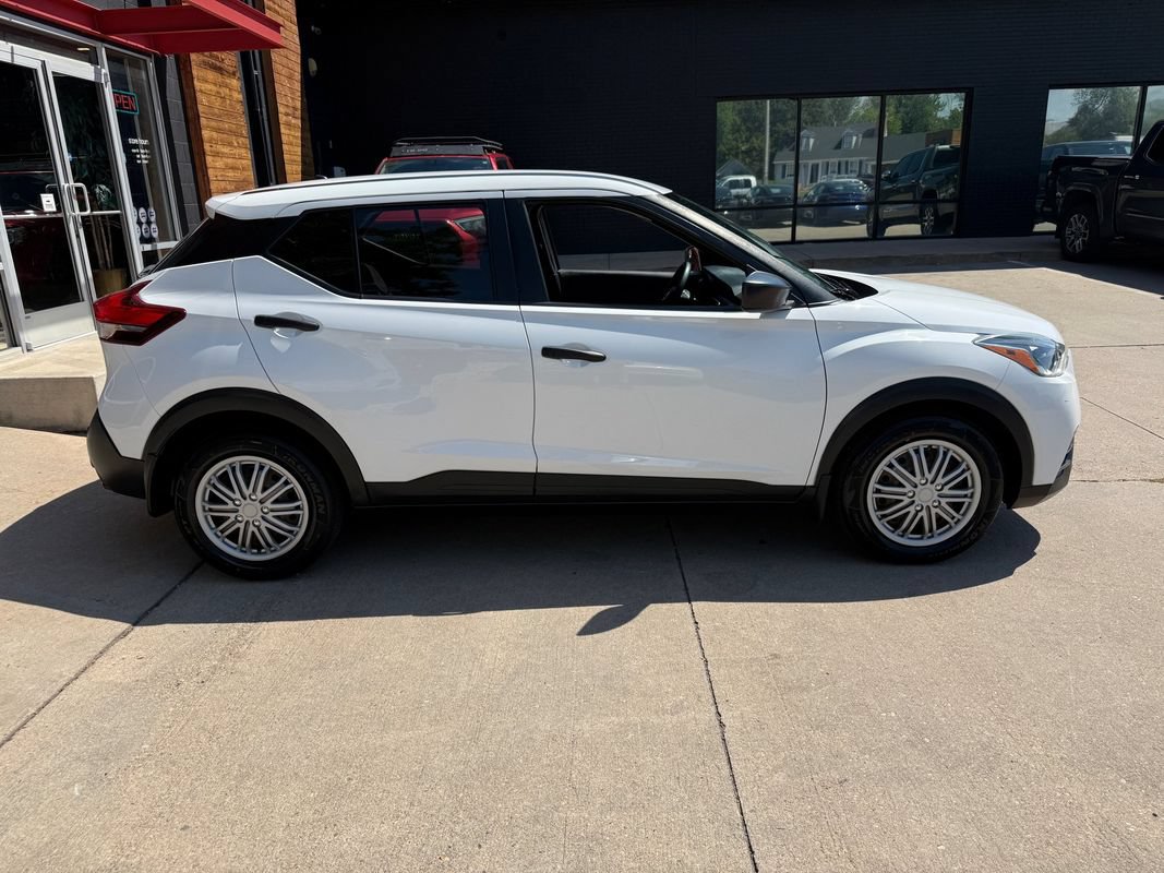 Used 2020 Nissan Kicks S FWD image 10