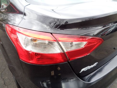 Used 2014 Ford Focus SE w/ SE Winter Package image 11