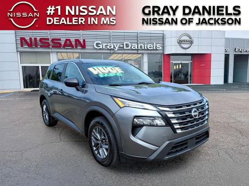 Used 2024 Nissan Rogue S FWD image 1
