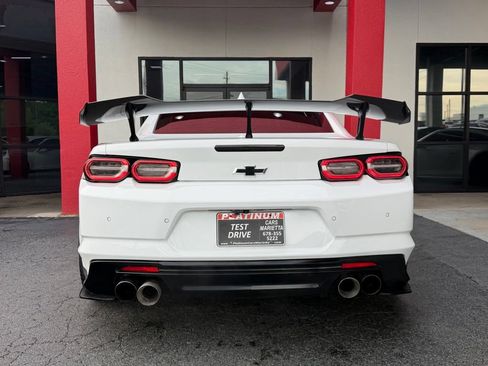 Used 2019 Chevrolet Camaro ZL1 RWD image 15