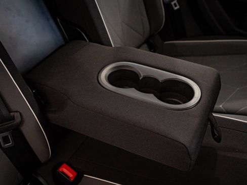 Used 2025 Volkswagen Jetta Sport image 40