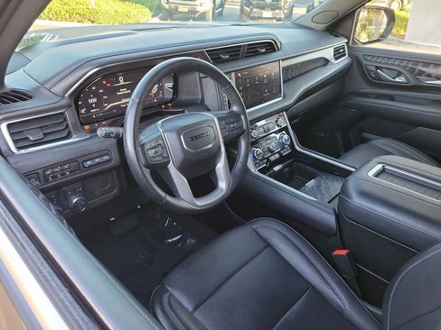 Used 2023 GMC Yukon Denali image 3