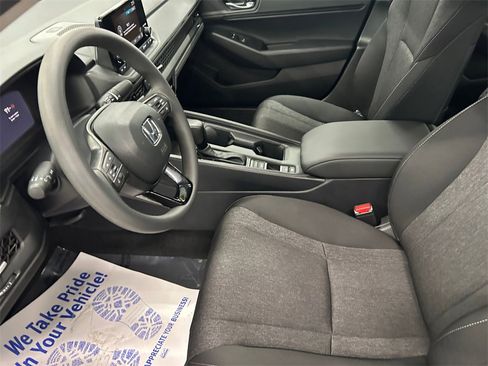 Used 2025 Honda Accord SE image 9