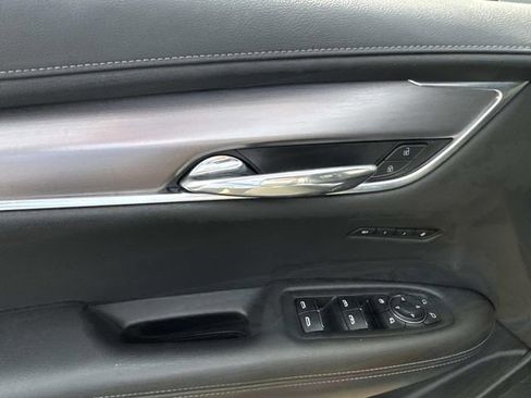 Used 2023 Cadillac XT6 Luxury image 20