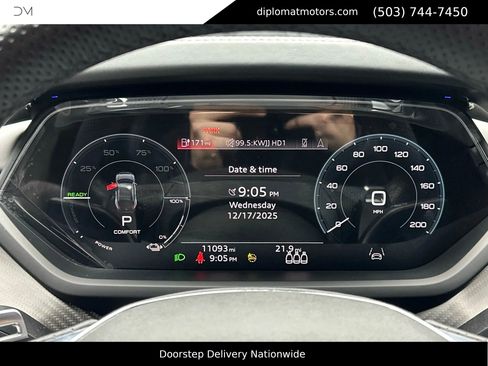 Used 2023 Audi RS e-tron GT w/ Carbon Performance Package image 27