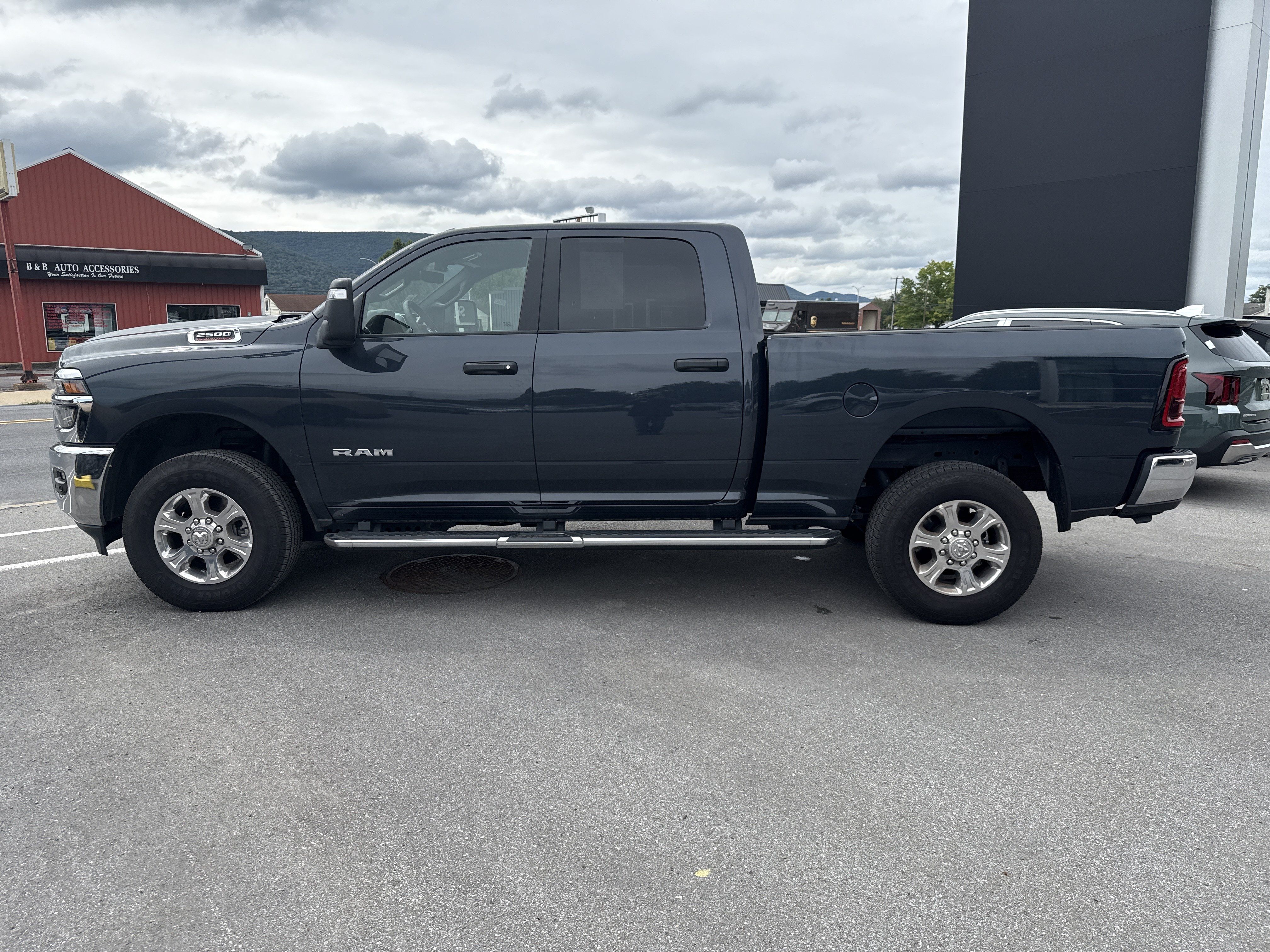 Used 2026 RAM 2500 Big Horn AWD/4WD image 7