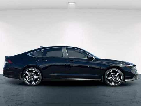 Used 2024 Honda Accord Sport image 6