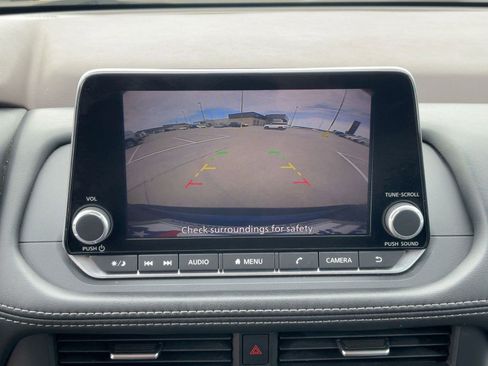 Used 2023 Nissan Rogue SV image 22