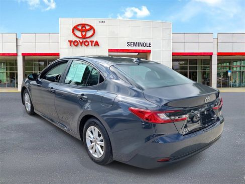 Used 2025 Toyota Camry LE image 4