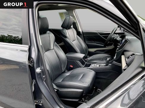 Used 2023 Subaru Forester Limited AWD/4WD image 9