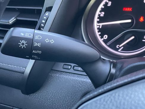 Used 2021 Toyota Camry SE w/ Cold Weather Package image 17