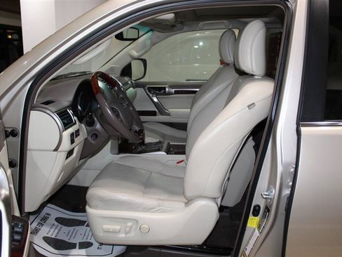 Used 2012 Lexus GX 460 w/ Comfort Plus Pkg AWD/4WD image 30