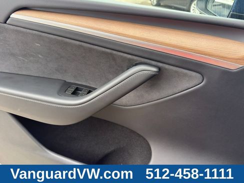 Used 2024 Tesla Model Y Long Range AWD/4WD image 24