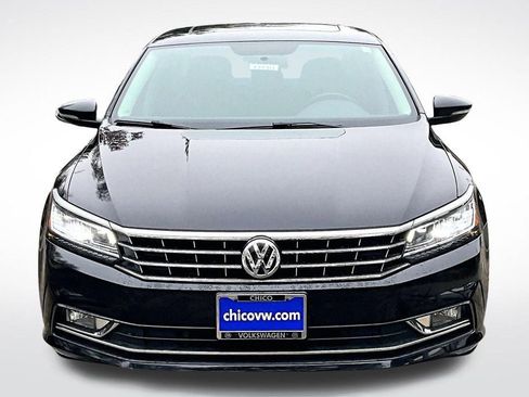 Used 2018 Volkswagen Passat 2.0T SE image 2