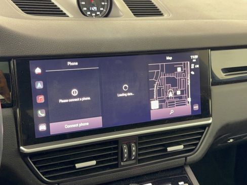 Certified 2023 Porsche Cayenne Coupe AWD/4WD image 24