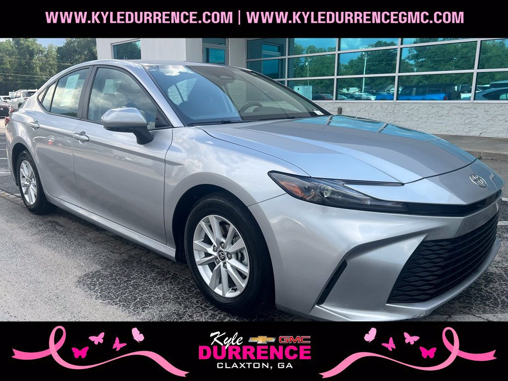 Used 2025 Toyota Camry LE FWD image 1