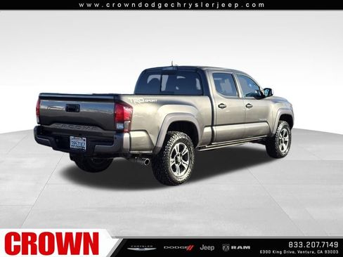 Used 2018 Toyota Tacoma TRD Sport image 7